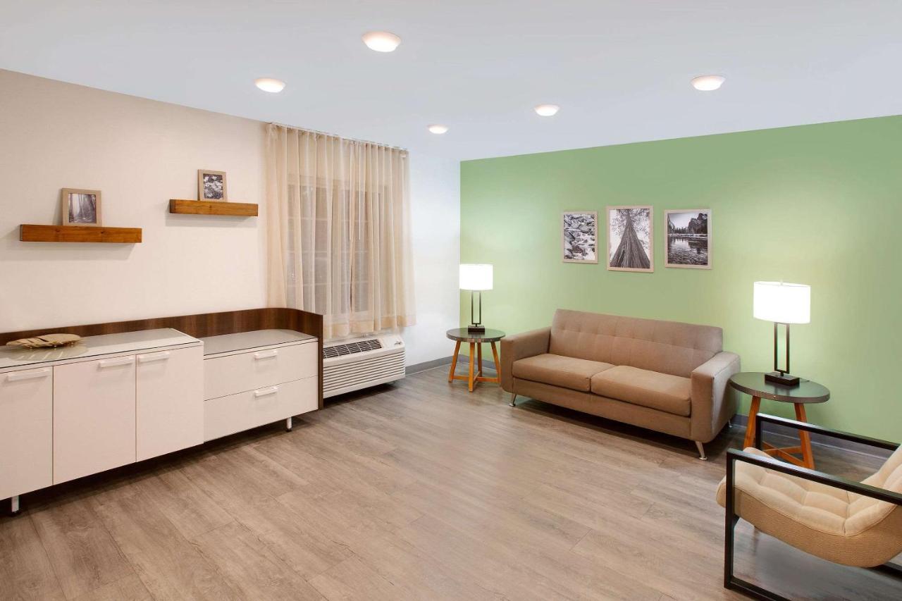 Woodspring Suites Bakersfield East מראה חיצוני תמונה