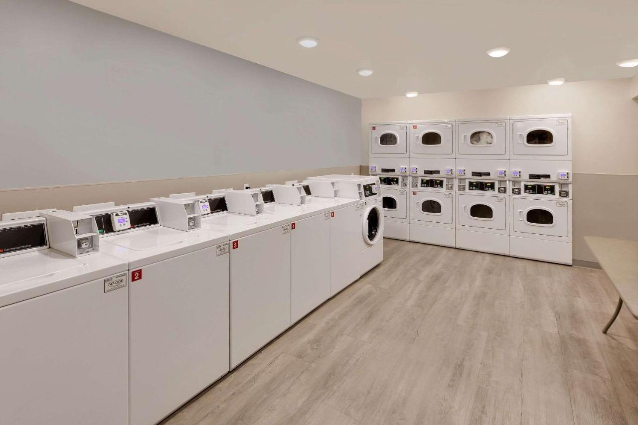 Woodspring Suites Bakersfield East מראה חיצוני תמונה