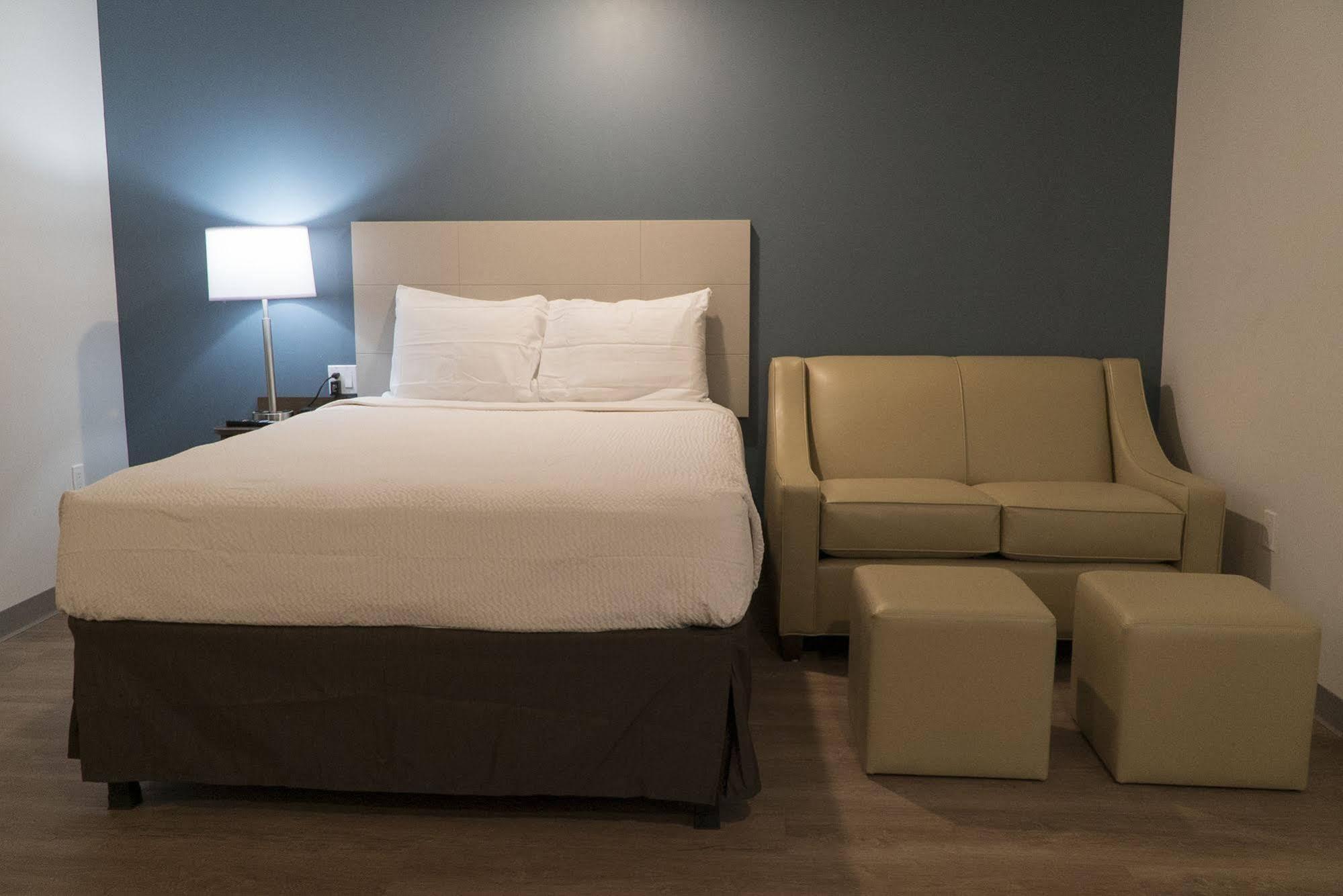 Woodspring Suites Bakersfield East מראה חיצוני תמונה