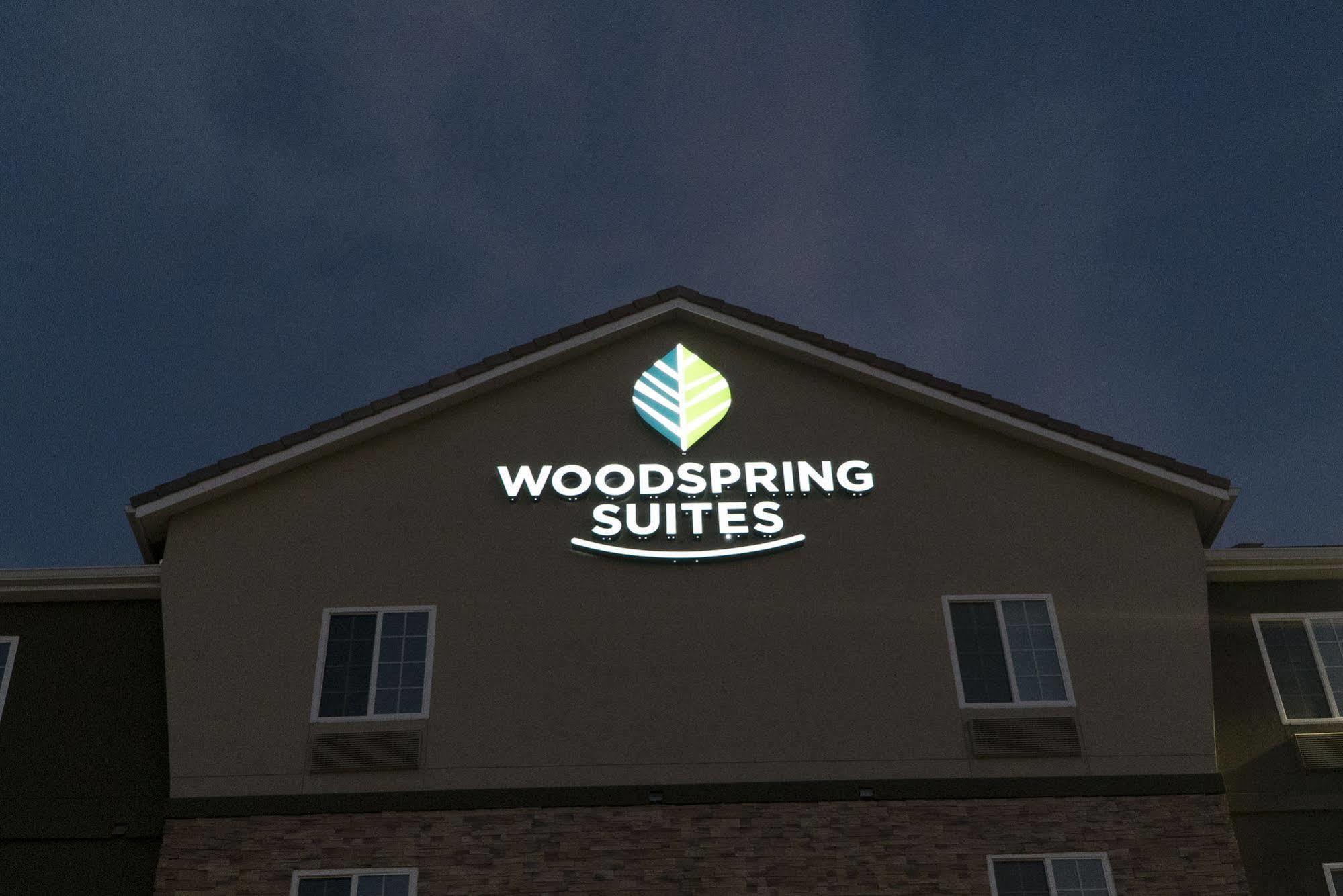 Woodspring Suites Bakersfield East מראה חיצוני תמונה