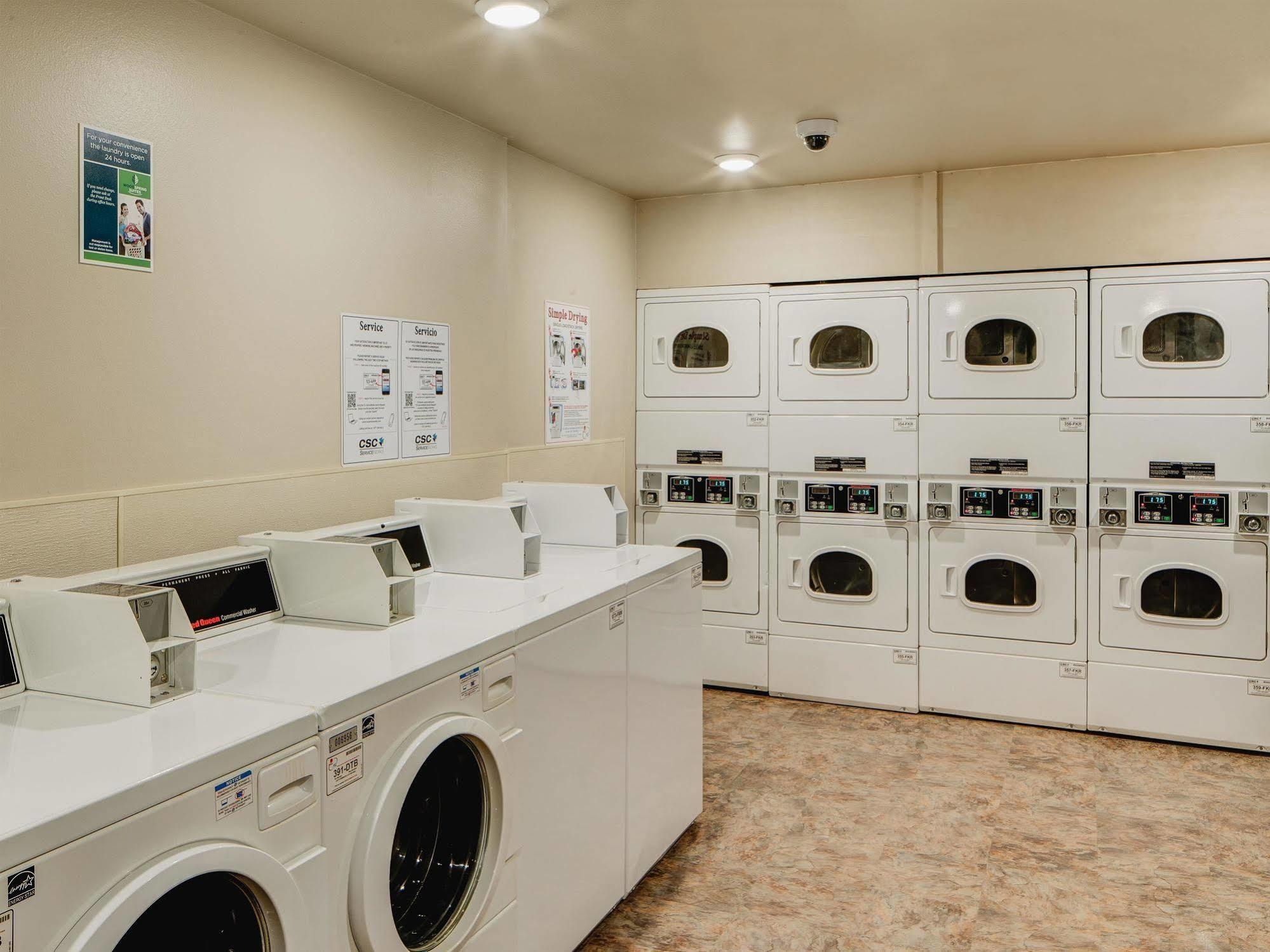 Woodspring Suites Bakersfield East מראה חיצוני תמונה