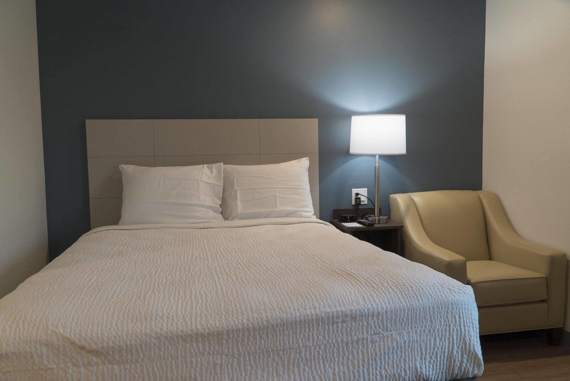 Woodspring Suites Bakersfield East מראה חיצוני תמונה