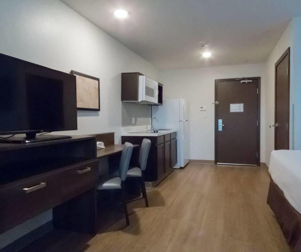 Woodspring Suites Bakersfield East מראה חיצוני תמונה