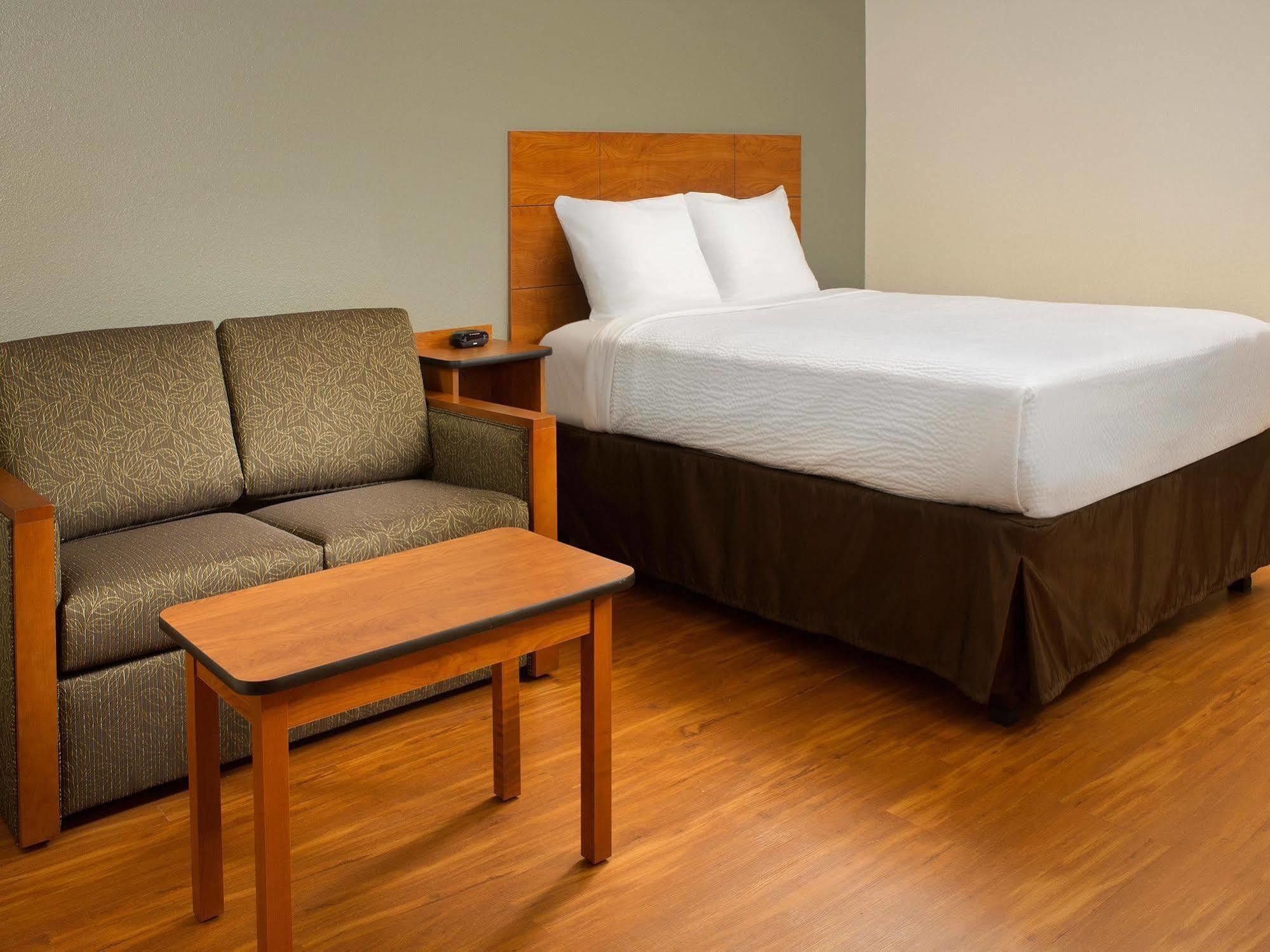 Woodspring Suites Bakersfield East מראה חיצוני תמונה