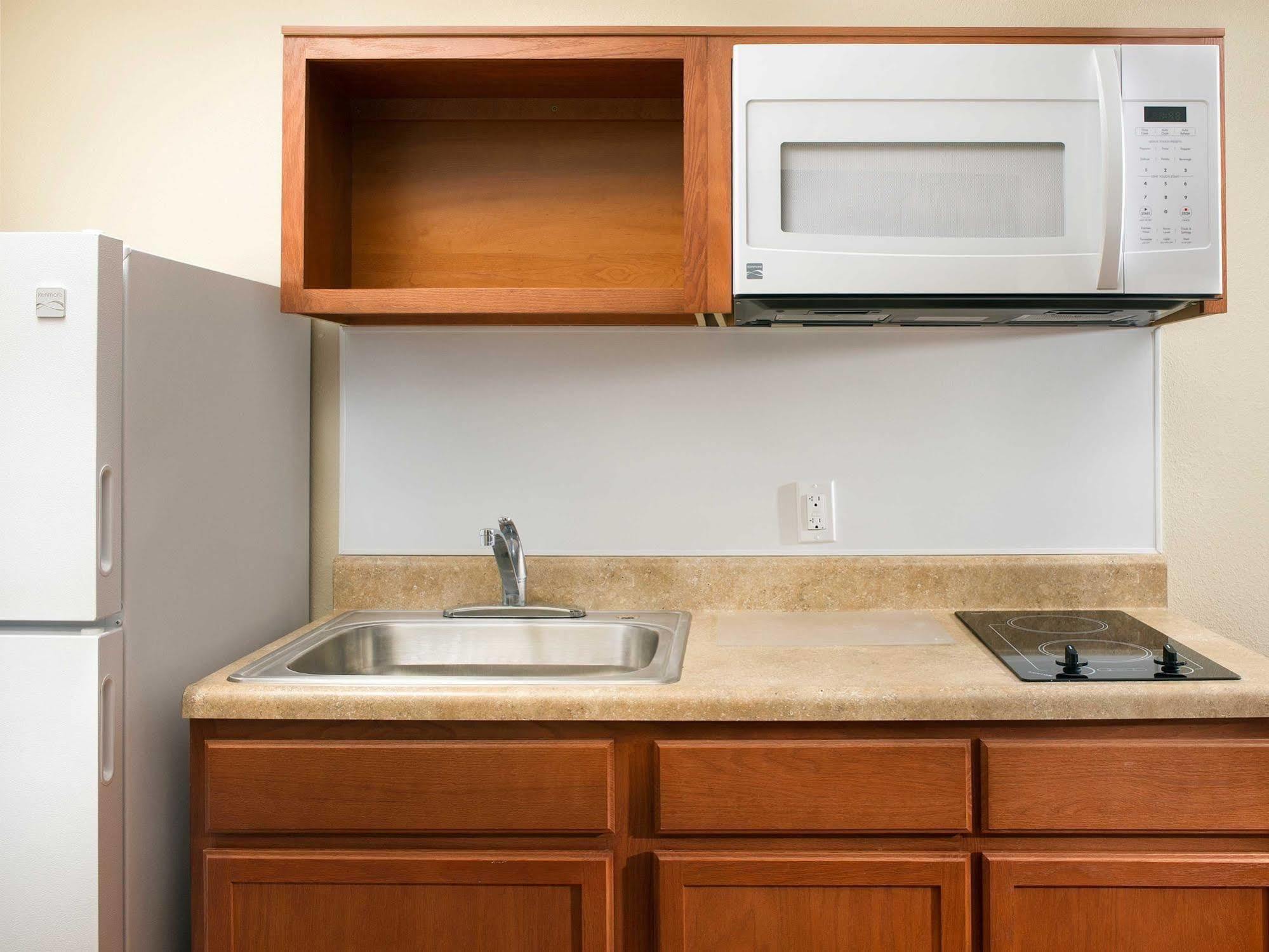 Woodspring Suites Bakersfield East מראה חיצוני תמונה