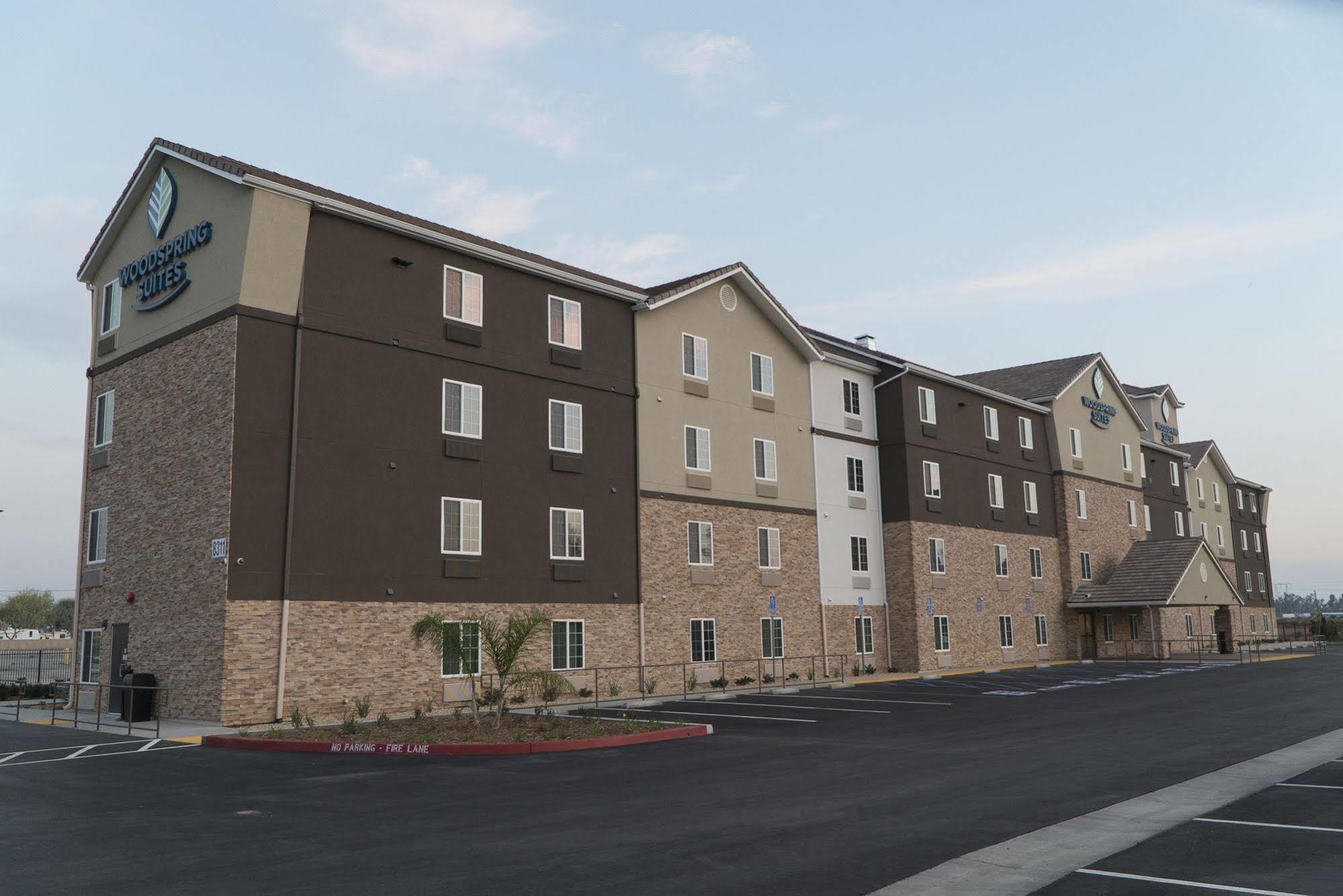 Woodspring Suites Bakersfield East מראה חיצוני תמונה