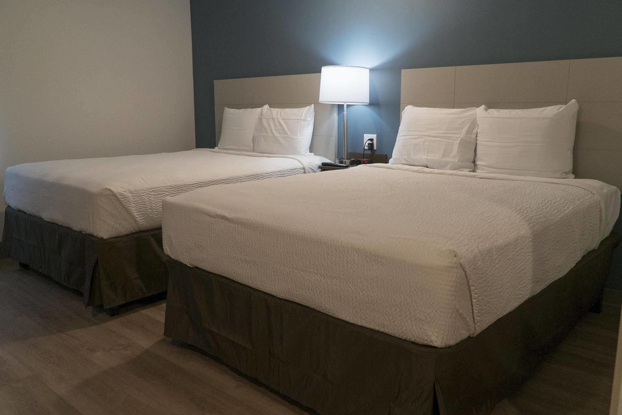 Woodspring Suites Bakersfield East מראה חיצוני תמונה