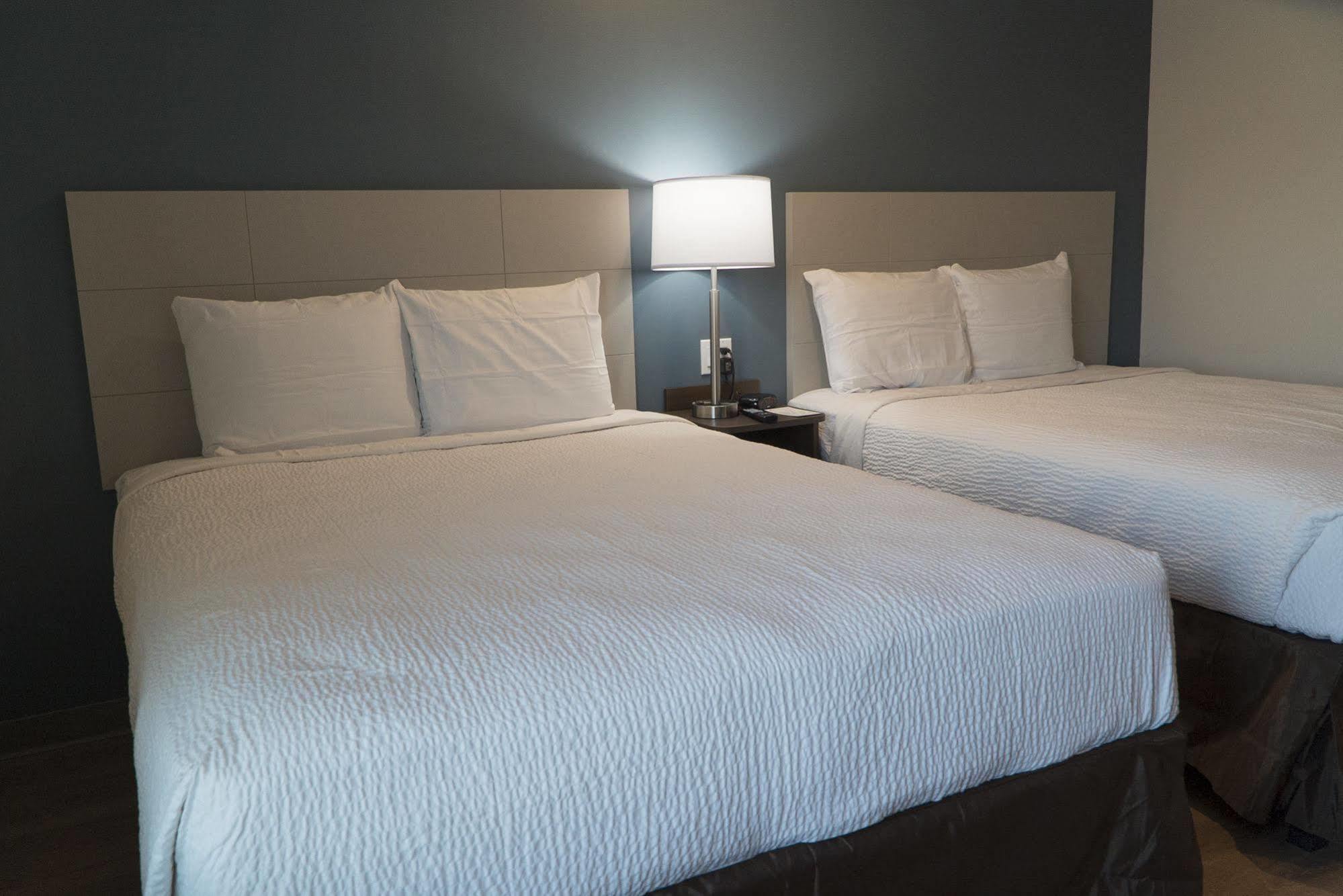 Woodspring Suites Bakersfield East מראה חיצוני תמונה