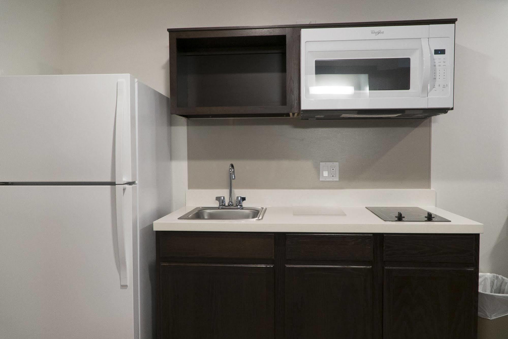 Woodspring Suites Bakersfield East מראה חיצוני תמונה